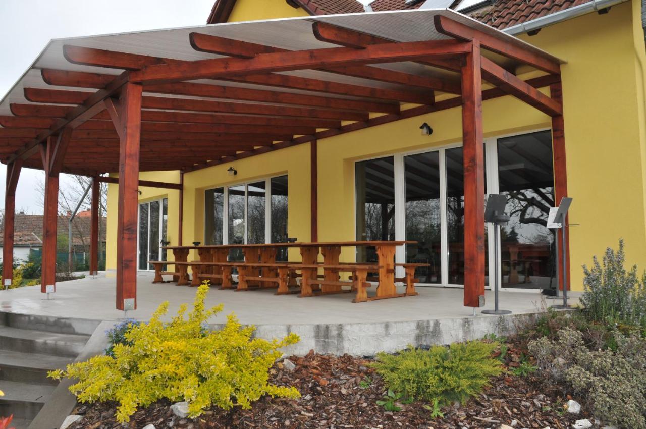 Casa Napsugar Panzio Bed & Breakfast Apostag Ngoại thất bức ảnh
