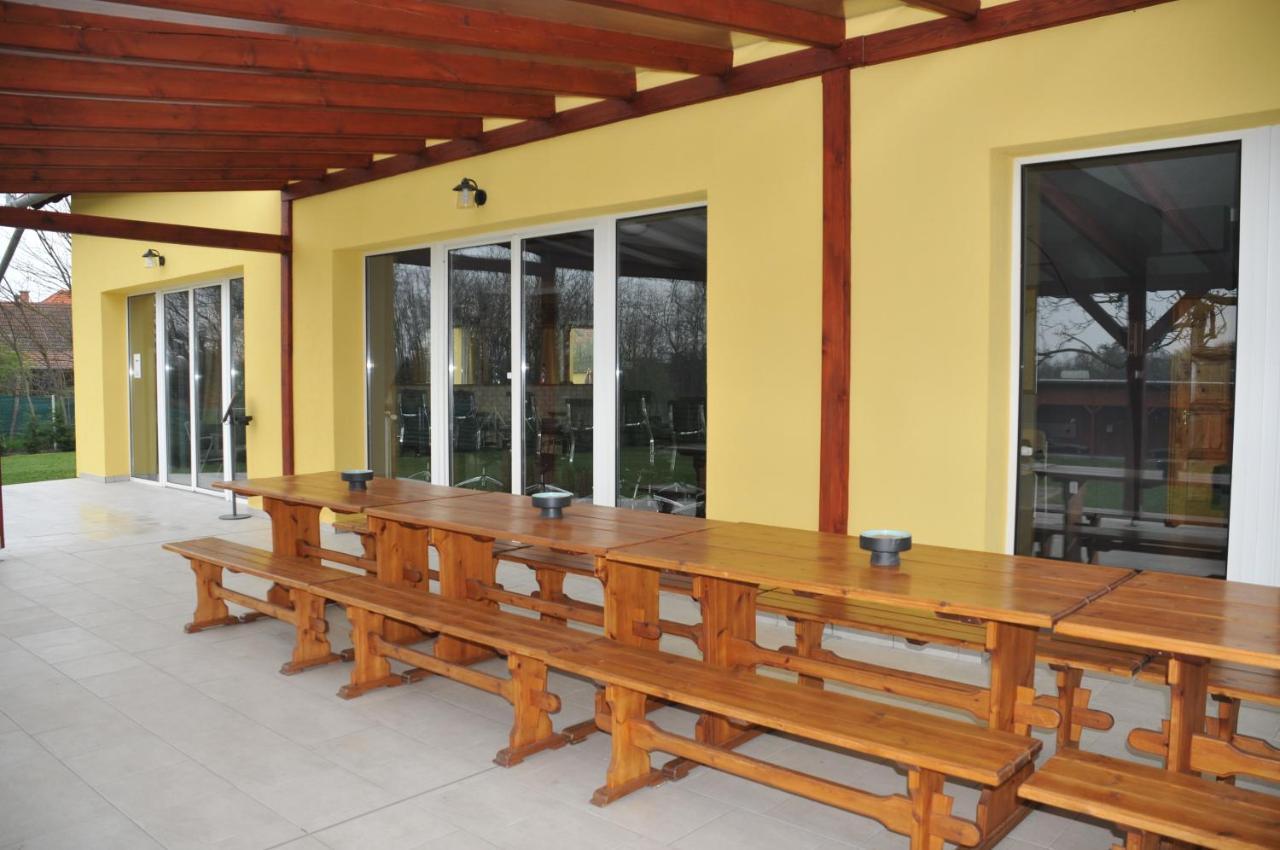 Casa Napsugar Panzio Bed & Breakfast Apostag Ngoại thất bức ảnh